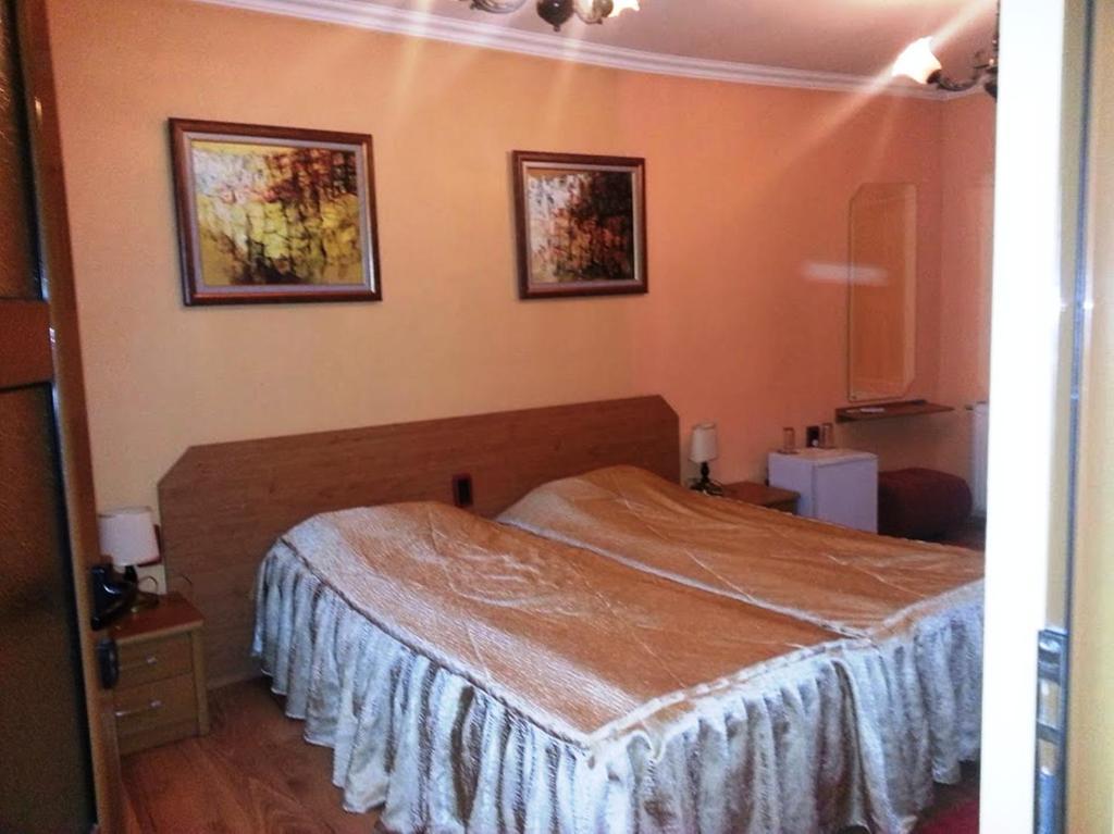 Family Hotel Silvestar Veliko Tarnovo Bilik gambar