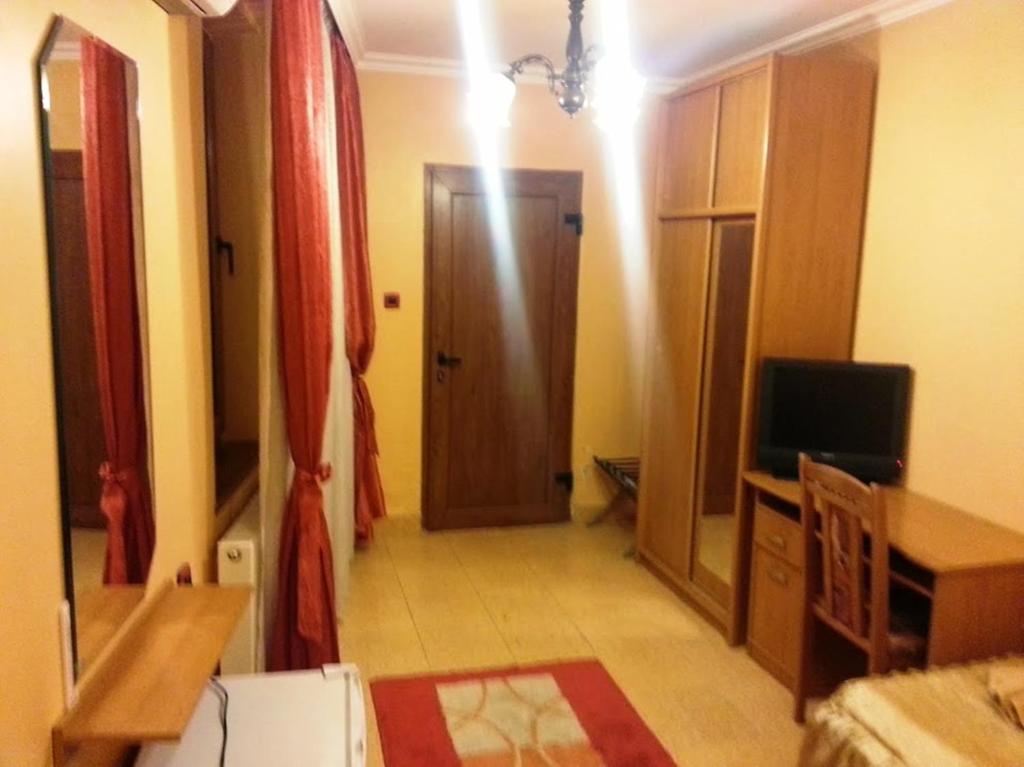 Family Hotel Silvestar Veliko Tarnovo Bilik gambar
