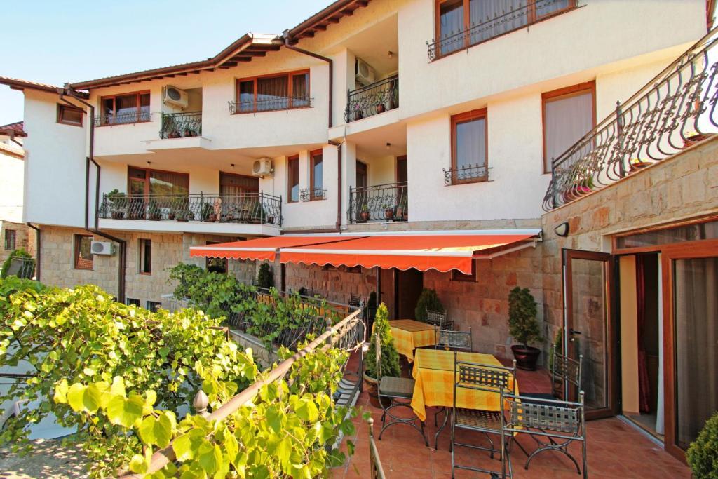 Family Hotel Silvestar Veliko Tarnovo Luaran gambar